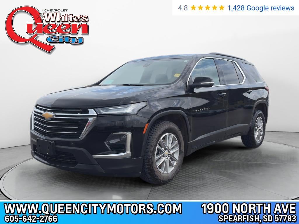 2022 Chevrolet Traverse LT Cloth in Mosaic Black Metallic — front three-quarter view